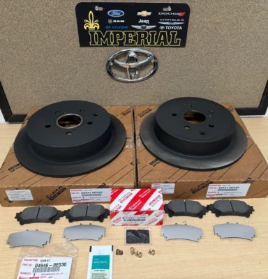 2014-2019 TOYOTA HIGHLANDER NEW REAR GENUINE OEM BRAKE ROTORS, TCMC PADS & SHIMS - Image 1 of 4