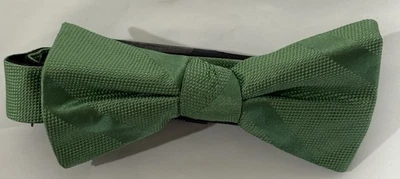 Pajarita de seda preatada a rayas texturizadas verdes Tommy Hilfiger para hombre NUEVA Foto 1 de 4