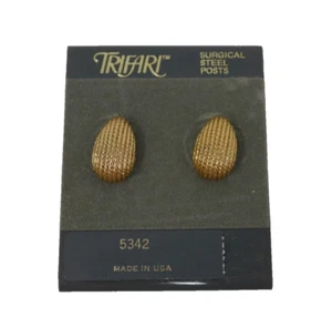 Trifari Gold Tone Drop Shaped Textured Earrings - Picture 1 of 7