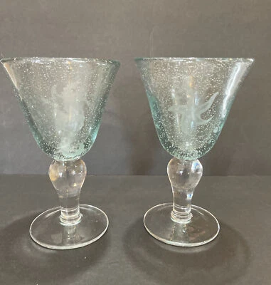 Juego de 2 copas de vino mexicanas verde menta estrellas de mar grabadas con burbujas de caballito de mar Foto 1 de 4