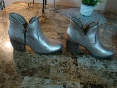 Women's Matt Gold Metallic Ankle Boot Zipper Trimming 100% Leather Size 8  - Image 1 of 4