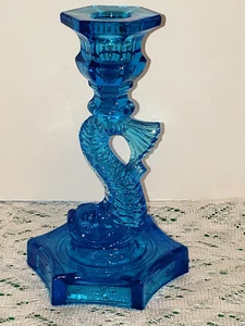 Portacandele Koi Delfino Blu Ghiaccio Riproduzione Museo Vetro Sandwich 6" - Foto 1 di 3