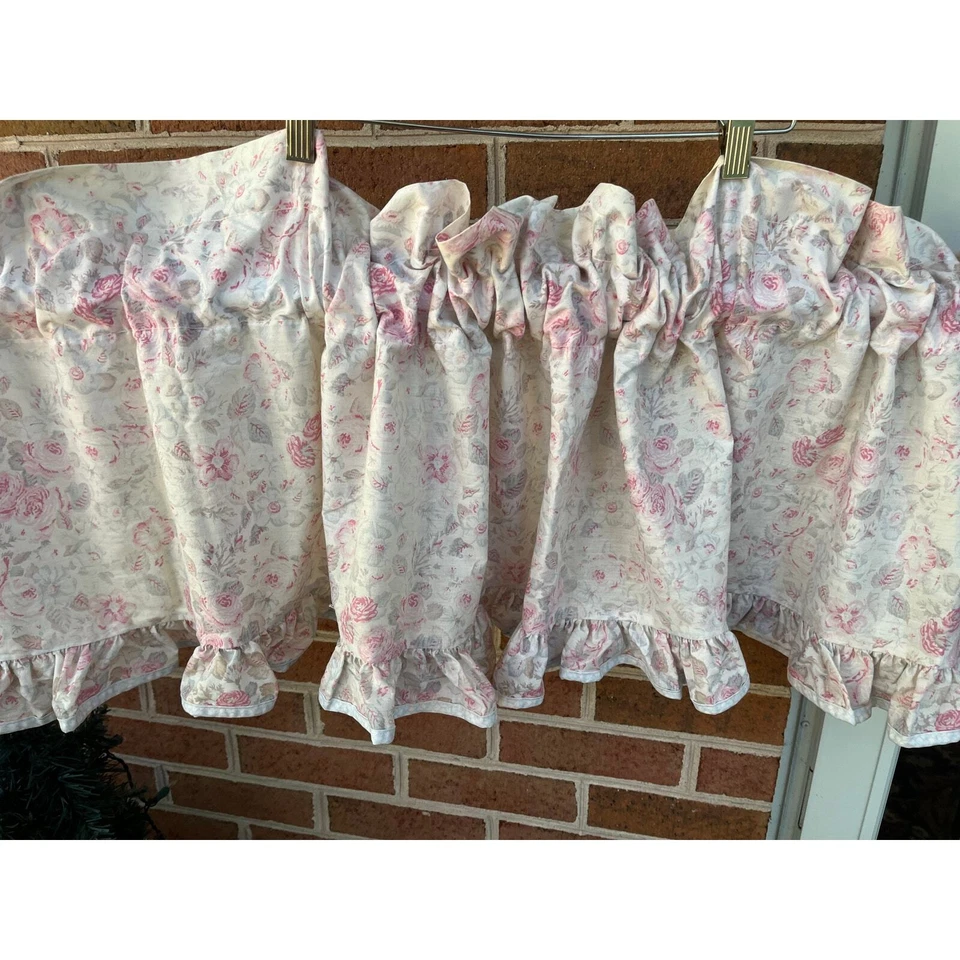 Juego Cortinas y Cenefas Laura Ashley Rosa Floral Rosas Suave Azul Salvia  Foto 1 de 4