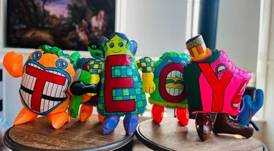 Letter People 1971 inflable vintage - Mr. T, Mr. S, Miss. E, Miss O, Mr. Y Foto 1 de 4