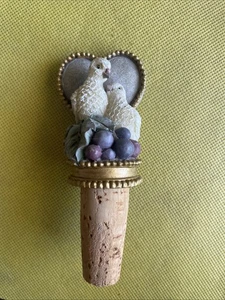 VINTAGE DOVES WITH GRAPES CORK WINE STOPPER - Picture 1 of 13