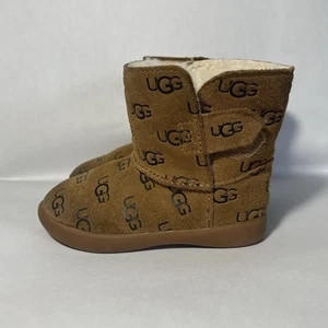 Ugg Keelan Toddler’s Embossed Chestnut Suede Wool Lined Printed Logo Boots Sz 6 - Picture 1 of 7