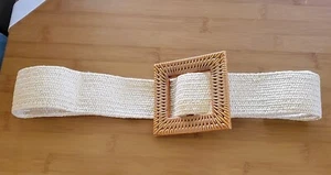 Designice Women's Khaki Straw Rattan Elastic Belt With Wooden Buckle Beige - Picture 1 of 2