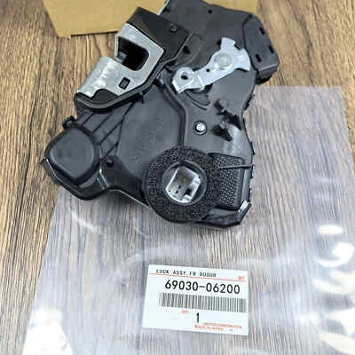 Actuador de bloqueo de puerta eléctrico OEM lado del pasajero delantero derecho para Toyota RAV4 Lexus EE. UU. Foto 1 de 3