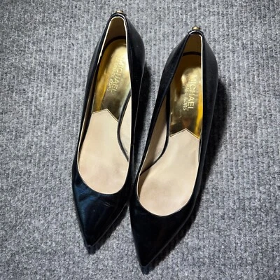 Salto pontudo Michael Kors feminino Alina Flex Pumps 9,5M couro preto - Imagem 1 de 4