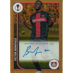 2023-24 Topps Merlin UCC #AU-VB Victor Boniface Gold Auto #/10 - Bild 1 von 2