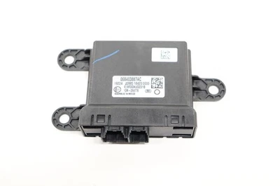 Unidad de módulo de control de puerta de enlace de red Chrysler Voyager 2020-2022 OEM 068403887AC Foto 1 de 4