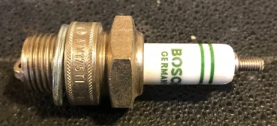 Bosch Spark Plugs (4) - MV175T1 / 1559462 - For Saab, Vespa & Delahaye 1950-1968 - Image 1 of 4