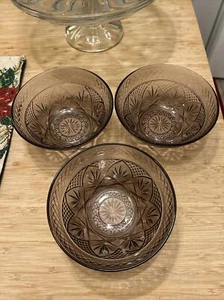 Vintage Amethyst Purple Pressed Glass Bowls USA Set of 3 - Picture 1 of 5