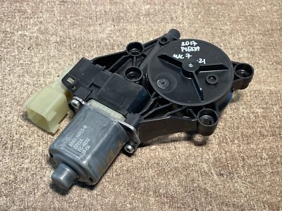 Ford Fiesta MK7 2017 motor de ventana lateral delantera derecha 8A6114553B envío gratuito *21 Foto 1 de 4