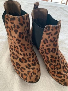 Boots Womens 6.5 Leopard Print Faux Suede Ankle Booties flat - Picture 1 of 6