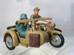 BRITAINS WW II Deetail German Afrika Corps Motorcycle & sidecar MG 54mm