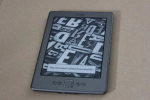F15  ebook  Amazon Kindle 4. Generation D01100 E Book Reader  Schwarz 6 Zoll - Bild 1 von 11