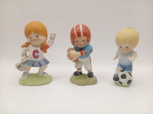 Enesco Country Cousins Scooter Katie Cheer Fußball Soccer Sport ohne Karton - Bild 1 von 7