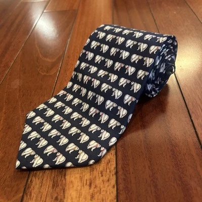 NUEVO CON ETIQUETAS Brooks Brothers Makers Para hombres 100% Seda Cuello Corbata Azul Osos Polares Hecha en EE. UU. Foto 1 de 4
