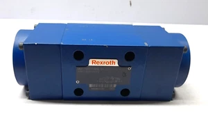 Rexroth R900714656 Directional control Valve 4WP10E31/N/12 - Picture 1 of 7
