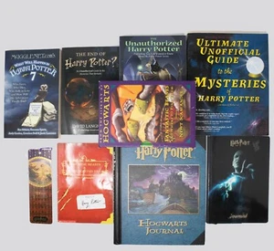 9 Bücher über Harry Potter Muggel Magie plus Hogwarts Journal Aufkleber Wandbilder - Bild 1 von 24