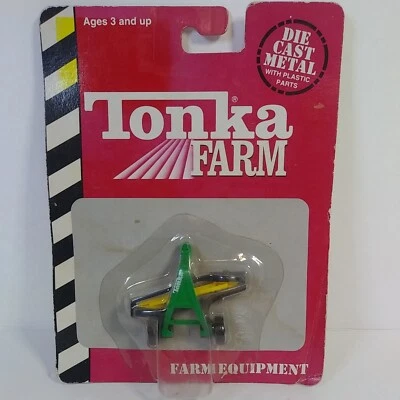 Nuevo rastrillo de heno de granja Maisto Tonka de colección equipo agrícola daños en la tarjeta Foto 1 de 4