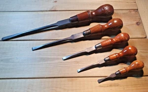 5 Vintage Graduated Wooden Handled Screwdrivers Old Woodworking Carpentry Tools - Picture 1 of 14