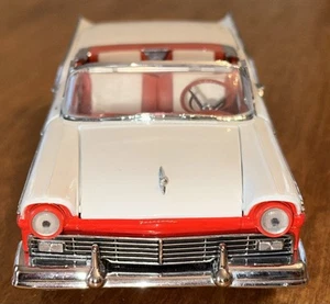 Franklin Mint 1957 Ford Fairlane 500 Skyliner Convertible Model Replica - Picture 1 of 12