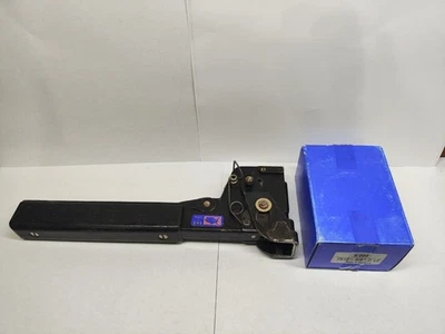 DUO-FAST HT755 Vintage Heavy Duty Hammer Stapler With 1 Box Of Staples.  - Imagem 1 de 4