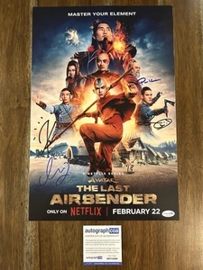 'Avatar: L'ultimo dominatore dell'aria' cast x4 foto firmata 12x18 ACOA - Foto 1 di 4
