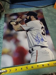 GIANTS PHOTO OF A PLAYER THAT IS SIGNED 14 By 11 - Picture 1 of 13