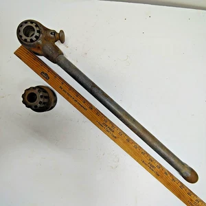 Ridgid 00-R Ratchet Pipe Threader Die Set 1/2” 3/4” 2 Dies 24" Handle USA - Picture 1 of 9