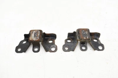 2003-2008 Nissan 350Z Front Upper Sway Bar Mount Bracket Set OEM KW62 - Imagem 1 de 4