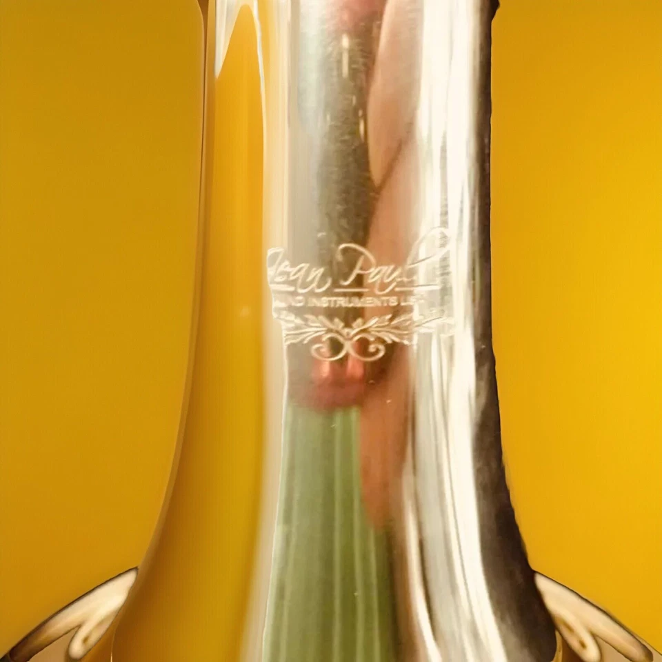 Trompeta musical Jean Paul USA TR23690 con estuche Foto 1 de 4