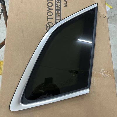 2018-2025 Audi Q5 Quarter Glass (Passenger Side) - Image 1 of 4