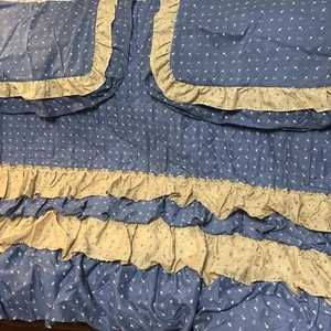 VTG 3 Pc Queen Bedspread Set Shabby Country 4 Rows Ruffles Denim Blue Tan Floral - Picture 1 of 9