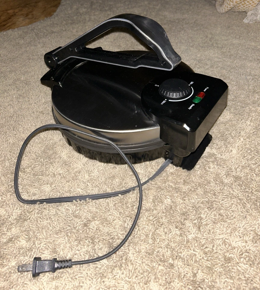 Brentwood Stainless Steel Non-Stick Electric Tortilla Warmer Maker, 10'' (Used) - Image 1 of 4