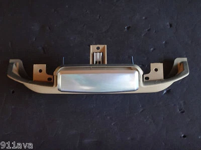  PORSCHE CAYENNE S TURBO 2011 至 2017 手套盒 LUXOR BEIGE 手套开箱    — 第 1/4 张图片