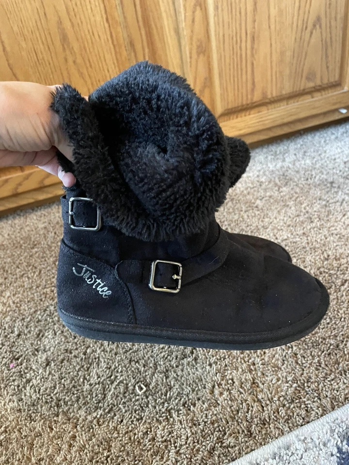 Justice Girls talla 3 botas “peludas” de gamuza negra. Gran par. Lindos detalles Foto 1 de 4