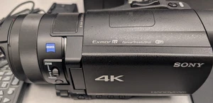 Sony FDR AX-100 4k Camcorder Kit, Bag, 4 Batteries, 1 Charger, 2 SD cards + More - Picture 1 of 8