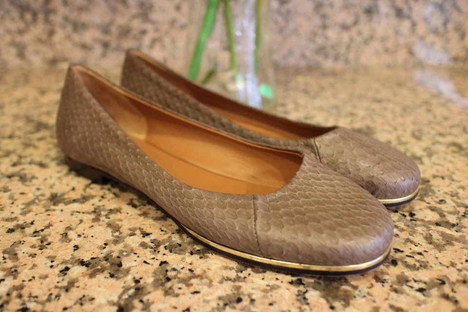 Pisos de ballet para mujer Givenchy con patrón de serpiente color topo talla 6,5 (taco500 Foto 1 de 1