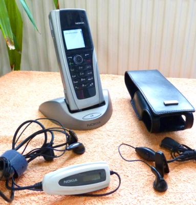 Nokia 9500 Communicator l Condizioni Ottimi Display come nuovo Symbian QWERTZ - Immagine 1 di 4