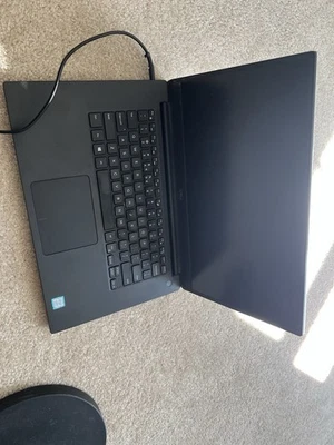 Laptop Dell XPS 15 9570 15.6 Intel I7-8750H 8GB RAM 1TB HDD 128GB SSD Foto 1 de 4