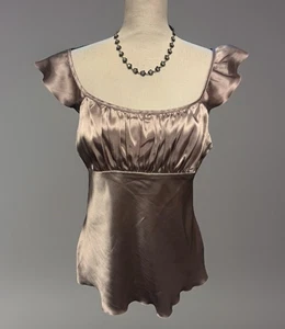 Top babydoll Candie’s Y2K raso XL marrone chiaro setoso volant manica svolazzante civetta Fae - Foto 1 di 5