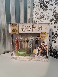 Harry Potter Quidditch Pitch Arena Mini & Draco Malfoy Jagd auf den goldenen Schnatz - Bild 1 von 4