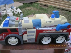 Camión de bomberos Mattel 2001 red de rescate súper explosión 57 cm de largo Matchbox muy grande - Imagen 1 de 7