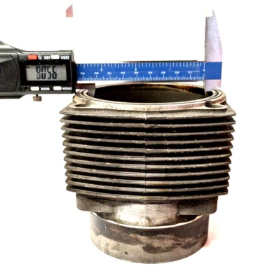 (6) Juego de pistones y cilindros turbo Porsche 911 Turbo 930 3.0 emparejados en grupo  Foto 1 de 4