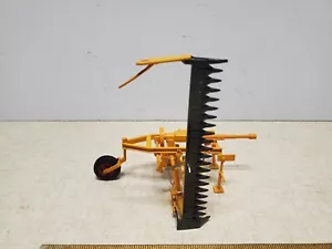 Toy SpecCast 1:16 Die Cast Minneapolis-Moline Tractor Sickle Mower - Picture 1 of 6