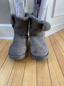 grey bailey button ugg boots