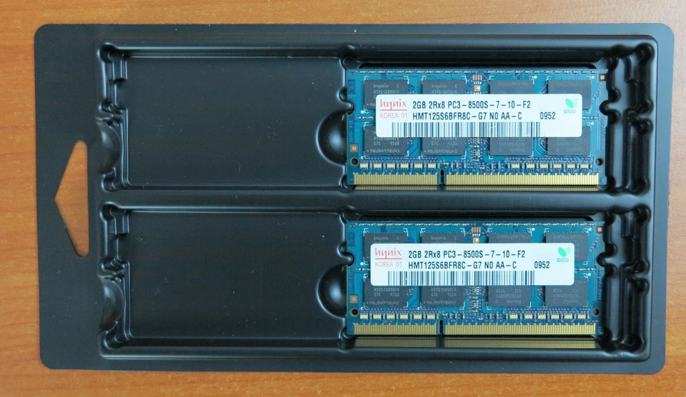 2x 2 GB Hynix HMT125S6BFR8C-G7 SO-DIMM DDR3 1333 MHz PC3-10600 - usato - Immagine 1 di 1